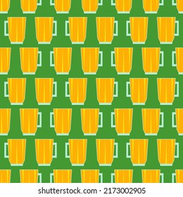 Beer seamless pattern. Icons of alcohol drink in flat design. Cocktail party background. Beer glass on green background. Design for print on fabric, wrapping paper, packaging. Vector illustration