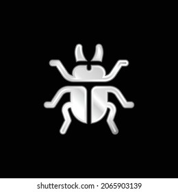 Icono metálico plateado de escarabajo