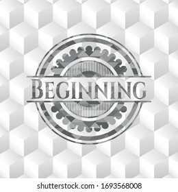 Empieza emblema gris de estilo retro con fondo blanco de cubo geométrico