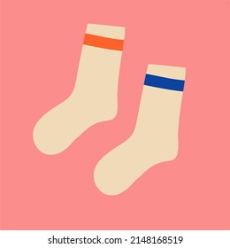 Calcetines beige con rayas azules y rojas en un fondo rosado. Cosas de armario, ropa interior. Diseño plano, dibujos a mano, ilustración vectorial. Plantilla para imprimir.