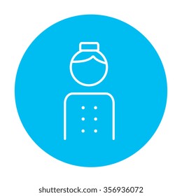 Icono de línea Bellboy para web, móvil e infografía. Icono de blanco vector en el círculo azul claro aislado en fondo blanco.