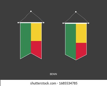 Bandera Benín en varias formas, Vector Pennant de la bandera de fútbol, ilustración vectorial.