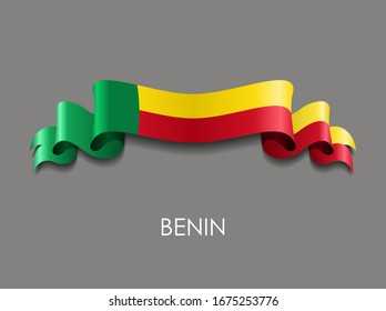 Fondo de cinta ondulada de la bandera de Benín. Ilustración vectorial.