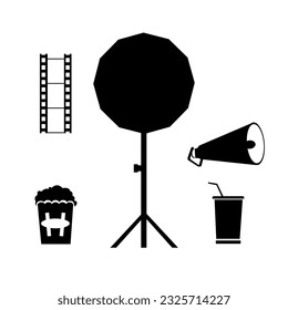 Bester Schwarz-Weiß-Film-Movie Elements Clipart-Art-Icon Set. Film Studio Building Interior Video Vector Flat Illustration. Schwarzer Rundfilm und Premium-Vektorset mit weißem Hintergrund.
