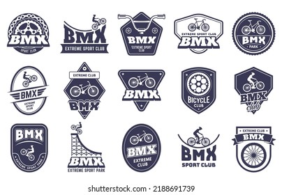 Insignias de motocross para bicicletas. Etiqueta extrema Bmx, emblema de bicicleta deportiva y juego de vectores de club de ciclismo. Deportistas en bicicleta, haciendo ejercicio en vehículos, actividades de pasatiempo aisladas en blanco