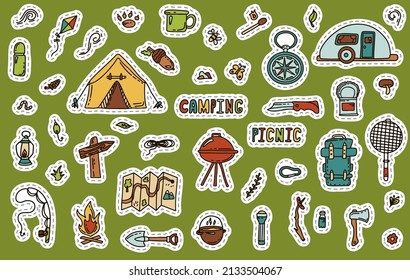 Juego de acampada vector Big Doodle. Esbozar stickers de senderismo. Dibujar ilustraciones para el picnic de verano en la naturaleza. Equipos de acampada