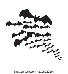Un gran grupo de siluetas de murciélagos voladores para Halloween