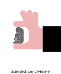 la mano grande está sosteniendo al hombre pequeño. Concepto de jefe y subordinado