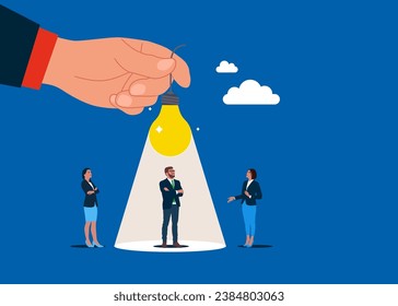 La mano grande sostiene la bombilla. Empresarios pensando bajo una luz luminosa inspirada. Ilustración vectorial plana