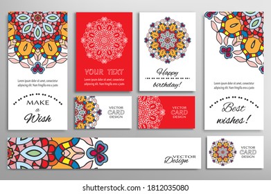 Gran juego de tarjetas de felicitación o invitaciones de boda. Plantilla de postales con inscripción Hacer un deseo, mejores deseos, cumpleaños feliz. Cartel, tarjetas de visita con ornamento mandala. Elementos de diseño aislados