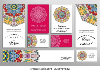 Gran juego de tarjetas de felicitación o invitaciones de boda. Plantilla de postales con inscripción Hacer un deseo, mejores deseos, cumpleaños feliz. Cartel, tarjetas de visita con ornamento mandala. Elementos de diseño aislados