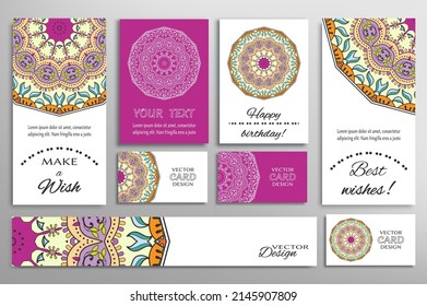 Gran juego de tarjetas de felicitación o invitaciones de boda. Plantilla de postales con inscripción Hacer un deseo, mejores deseos, cumpleaños feliz. Cartel, tarjetas de visita con ornamento mandala. Elementos de diseño aislados