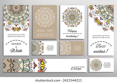 Gran juego de tarjetas de felicitación o invitaciones de boda. Plantilla de postales con inscripción Hacer un deseo, mejores deseos, cumpleaños feliz. Cartel, tarjetas de visita con ornamento mandala. Elementos de diseño aislados