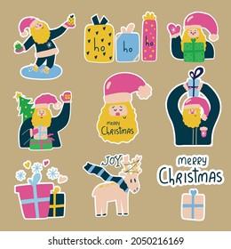 Gran conjunto de pegatinas lindas dibujadas a mano con Santa claus y cajas de regalo. Feliz concepto navideño.
