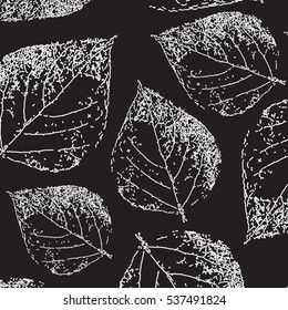 Birch leaves. Seamless pattern. Hand drawn. Graphic drawing. Vector illustration.