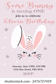 Diseño de tarjeta de invitación de cumpleaños con orejas de conejito lindo. Ilustración vectorial con conejo blanco lindo. Invitación para niños en color rosa pastel. Plantilla lista para usar y editable.