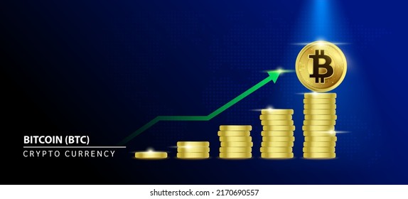 Bitcoin (BTC)-Münzkrypto auf blauem Hintergrund. Stablecoin Blockchain Token Preisanstieg aus dem Stapel von Goldmünzen.Es gibt Platz, um die Nachricht einzugeben. Nett für das Konzept des kryptowährenden digitalen Geldes.