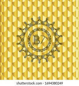 ícono de minería de bitcoin dentro del emblema dorado. Patrón de escalas. Ilustración vectorial. Detallado.