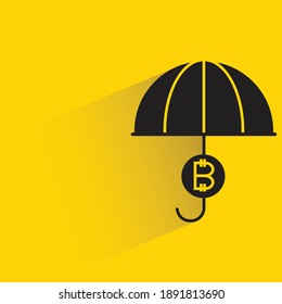 Bitcoin und Regenschirm mit Schatten auf gelbem Hintergrund, Vektorgrafik