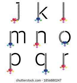 Cartas en minúscula ABC negras con diamantes y joyas coloridas. Caracteres J K L M N O P Q R. Personajes con piedras preciosas. Ilustración vectorial.  Carta con clavos de cristal para joyería.