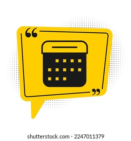Icono de Calendario Negro aislado en fondo blanco. Símbolo del recordatorio de evento. Símbolo amarillo de burbuja de habla. Vector