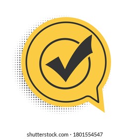 Schwarzes Häkchen in rundem Symbol einzeln auf weißem Hintergrund. Markieren Sie das Listenschaltflächenzeichen. Symbol für gelbe Sprachblase. Vektorgrafik.