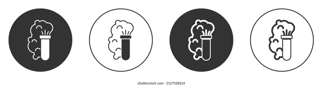Experimento químico negro, explosión en el icono del matraz aislado en fondo blanco. Explosión química en un tubo de ensayo. Botón Círculo. Vector