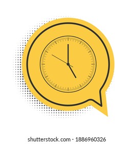 Icono de reloj negro aislado en fondo blanco. Icono de tiempo. Símbolo amarillo de burbuja de habla. Vector.