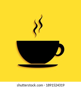 Icono de la taza de café negra aislado en fondo amarillo. Té. Café caliente. Estilo de sombra larga. Vector.
