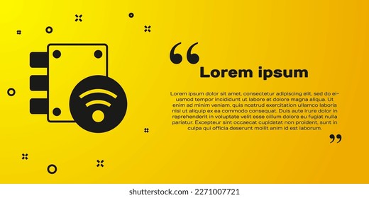 Bloqueo de puerta digital negro con tecnología inalámbrica para el icono de desbloqueo aislado en fondo amarillo. Señal de la manecilla de la puerta. Un hogar seguro e inteligente.  Vector