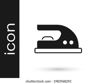 Icono de hierro negro eléctrico aislado en fondo blanco. Hierro de vapor.  Vector