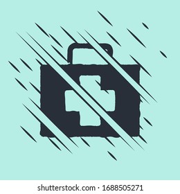 Icono del kit negro de primeros auxilios aislado en fondo verde. Caja médica con cruz. Equipo médico de emergencia. Concepto de salud. El estilo de Glitch. Ilustración vectorial