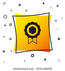 Ícone do prêmio Black Honey isolado no fundo branco. Medalha de mel. Botão quadrado amarelo. Vetor
