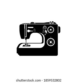 Máquina de coser con icono negro aislada en el fondo. Diseño plano de ilustración vectorial. Herramienta para el sastre y la costurera. Equipamiento para coser.