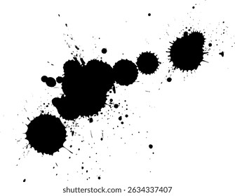 Salpicadura de salpicadura caída del pincel de tinta negra sobre fondo blanco