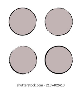 Los círculos de la tinta negra trazan el fondo blanco. Dibujo de trazo de pincel de tinta. Ilustración vectorial. imagen de stock.