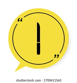Icono del Cuchillo Negro aislado en fondo blanco. Símbolo de cubertería. Símbolo de burbuja de habla amarilla. Ilustración vectorial