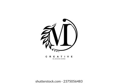 logotipo M de letra negra con adornos circulares de hojas, flores y plumas. letra de tipografía monográfica M. flourish logo. adecuado para negocios, empresas, belleza, boutique, marca, naturaleza, etc