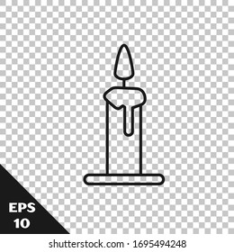 Schwarze Linie Brennende Kerze in Kerzen Symbol einzeln auf transparentem Hintergrund. Zylinderkerzenstift mit brennender Flamme. Vektorillustration-Illustration