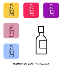 Icono de botella de champán de línea negra aislado en fondo blanco. Establezca iconos en los botones cuadrados de color. Vector
