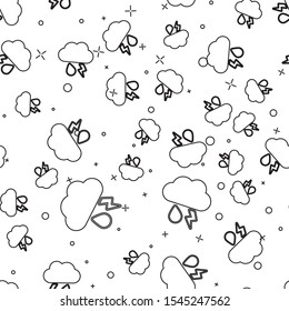 Black line Cloud with rain and lightning icon isolated seamless pattern on white background. Rain cloud precipitation with rain drops.Weather icon of storm.  Vector Illustration