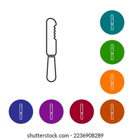 Línea negra Icono de cuchillo plástico desechable aislado en fondo blanco. Establezca los iconos en los botones de círculo de color. Ilustración vectorial
