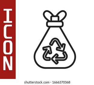 Línea negra Bolsa de basura con icono del símbolo de reciclaje aislado en fondo blanco. Icono de Basura. Signo de la canasta de reciclaje. Ilustración vectorial