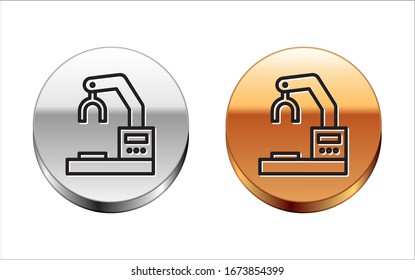 Línea negra Automotora industrial robot robot brazo de mano icono de fábrica aislado en fondo blanco. Manipulador de robots industrial. Botón del círculo dorado plateado.  Ilustración vectorial