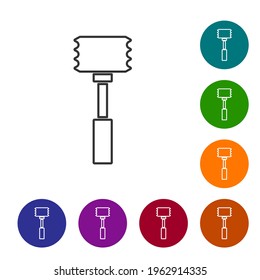 Icono de martillo de la cocina de línea negra aislado en fondo blanco. Martillo de carne. Establezca los iconos en los botones de círculo de color. Vector