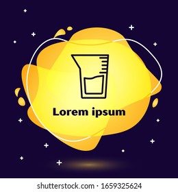 Schwarze Linie Laborgläser oder Bechersymbol einzeln auf blauem Hintergrund. Abstrakter Banner mit flüssigen Formen. Vektorillustration-Illustration