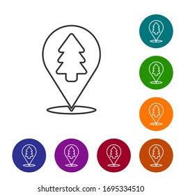 Línea negra Ubicación del bosque en un icono de mapa aislado en fondo blanco. Establecer iconos en los botones de círculo de color. Ilustración vectorial
