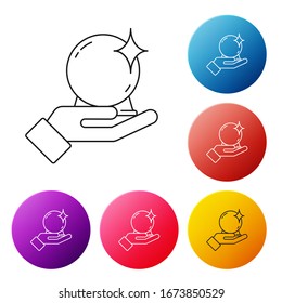 Línea negra Icono de bola mágica en la mano aislada en fondo blanco. Balón de cristal. Establezca los iconos de los botones de círculo coloridos.  Ilustración vectorial