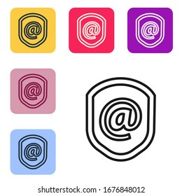 Schwarzer Linienschild mit E-Mail-Symbol einzeln auf weißem Hintergrund. Schutzschild. Sicherheit, Sicherheit, Schutz, Datenschutz Die Symbole werden in den Tasten für das Farbquadrat eingestellt. Vektorillustration-Illustration