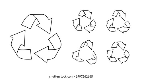 Símbolos triangulares de reciclaje de línea negra. Los iconos son un mundo respetuoso con el medio ambiente. Signo de fondos ecológicamente puros. Logo con recursos reciclados. Concepto de ecología Aislado en ilustración vectorial blanca